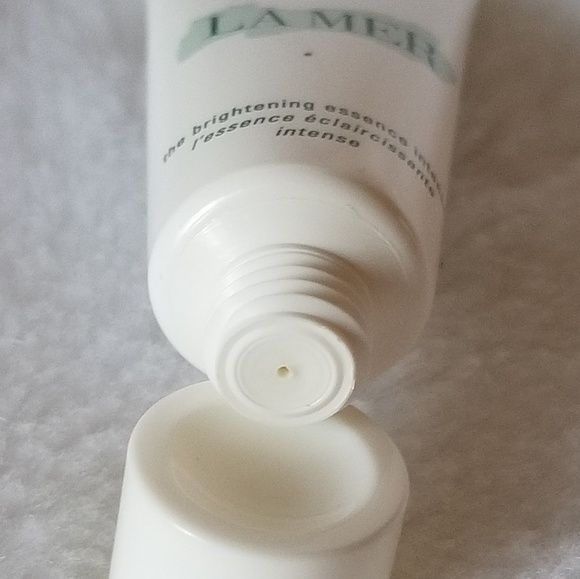 NWOB LA MER THE BRIGHTENING ESSENCE INTENSE - Picture 5 of 6